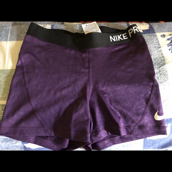 Nike Pants - 🎄Nike Pro Shorts🎄
